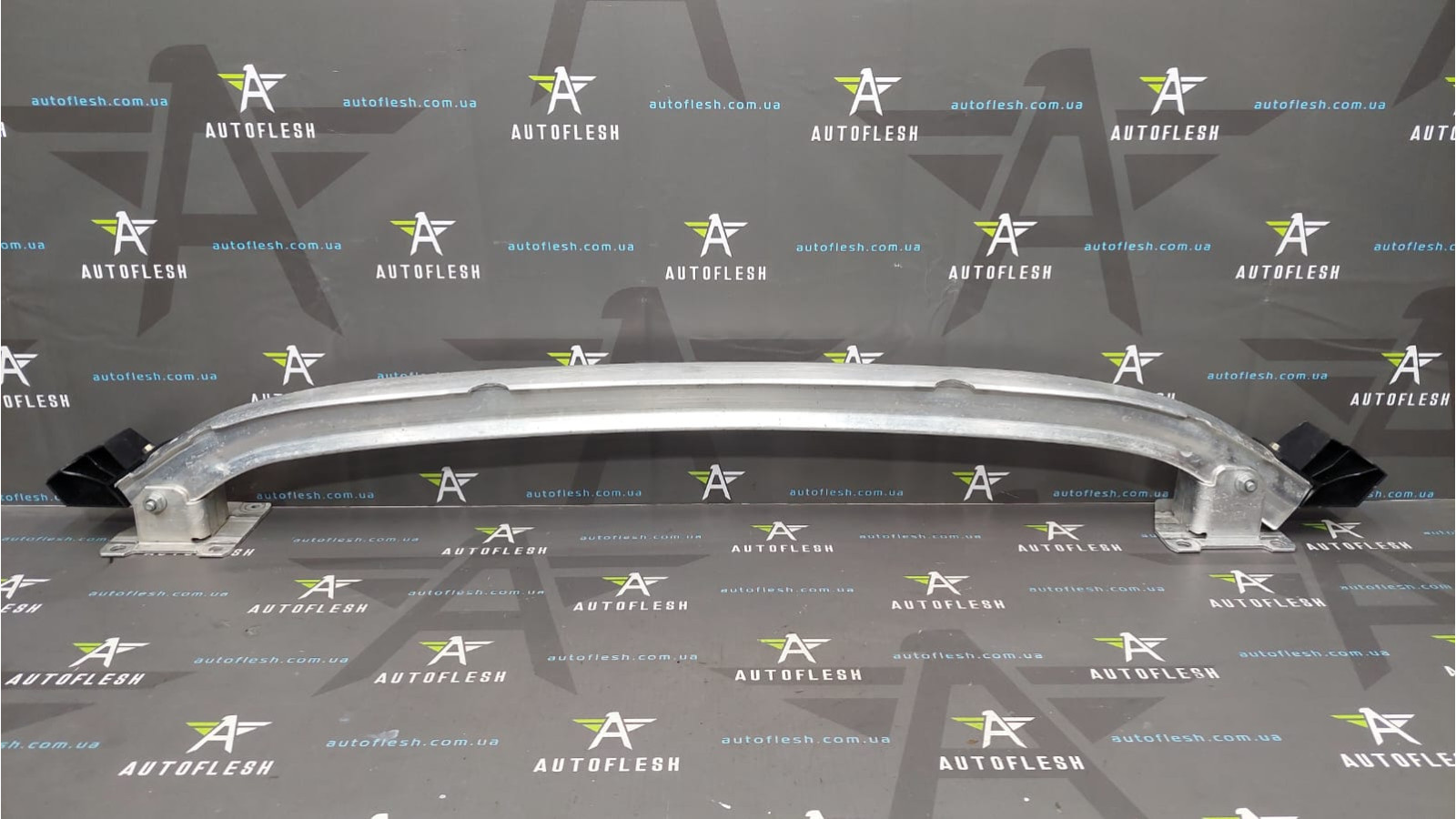 Усилитель бампера заднего 8200021828, 8200010164, 8200010163 Renault Scenic 2 Grand Scenic 2 новый Усилитель бампера заднего 8200021828, 8200010164, 8200010163 Renault Scenic 2 Grand Scenic 2 новый